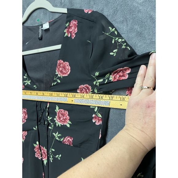Divided H&M Blouse Woman’s Sz 2 Black Floral Whimsy Goth Romantic Peplum Babydol - Picture 3 of 9